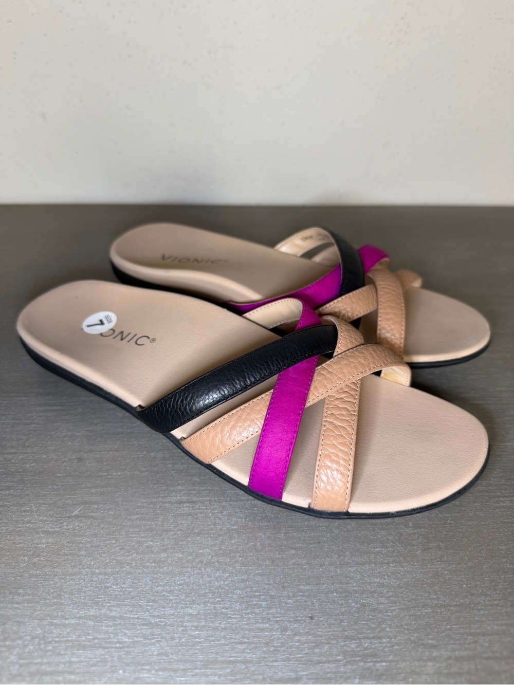 Vionic Dava Leather Multi-Color Strappy Sandals Women's SZ 7M